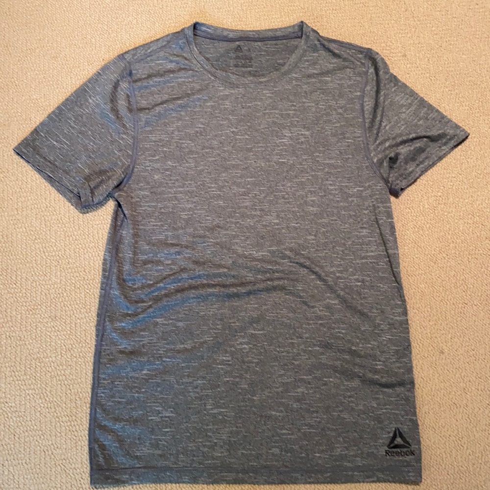 Reebok men’s dark gray performance athletic tee Size S